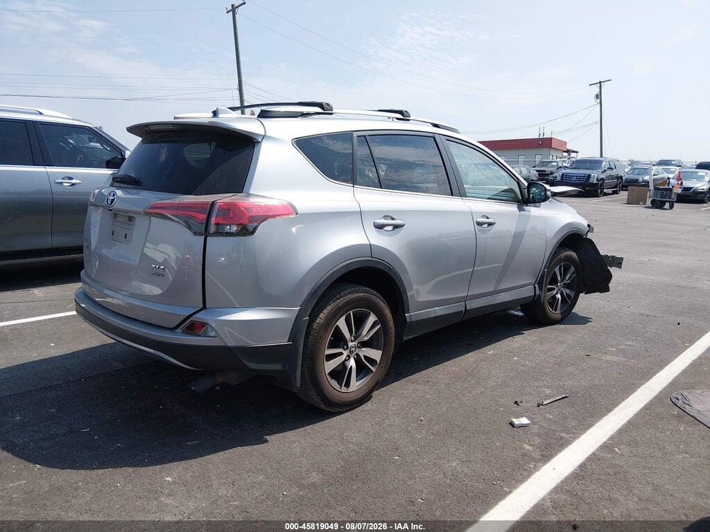 2T3RFREV7HW682459 2017 TOYOTA RAV4 photo no. 4
