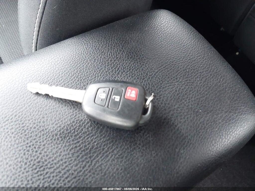 2T3RFREV4HW589592 2017 TOYOTA RAV4 photo no. 11
