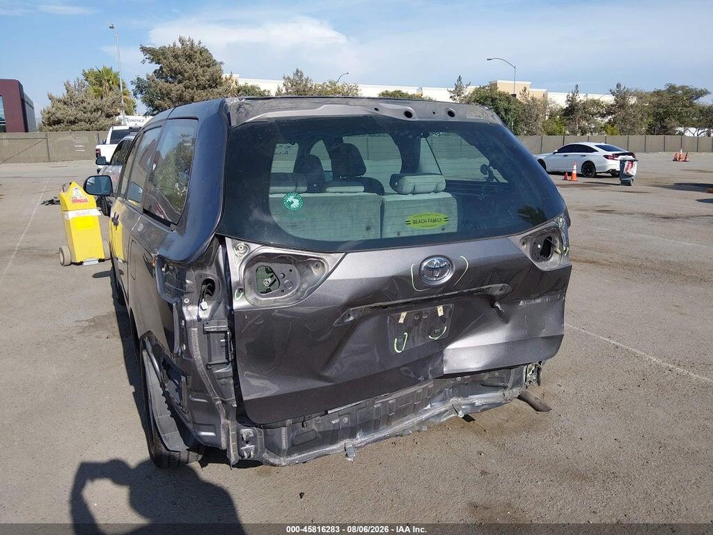 5TDZZ3DC6HS852980 2017 TOYOTA SIENNA photo no. 6