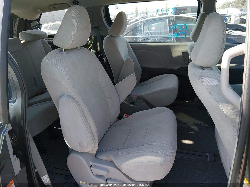 5TDZZ3DC6HS852980 2017 TOYOTA SIENNA photo no. 8
