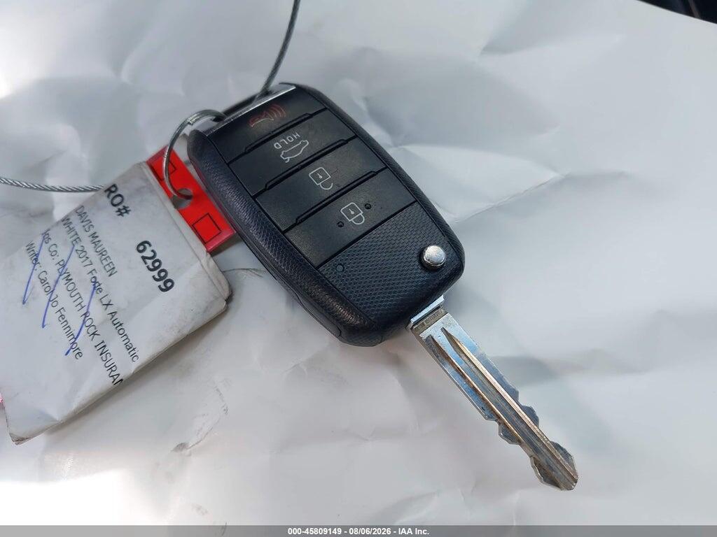 3KPFL4A79HE134917 2017 KIA FORTE photo no. 11
