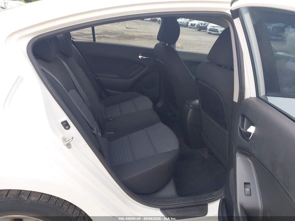 3KPFL4A79HE134917 2017 KIA FORTE photo no. 8