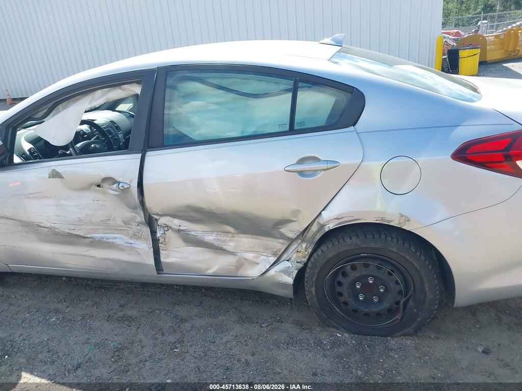 3KPFK4A70HE124070 2017 KIA FORTE photo no. 12