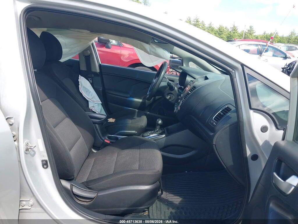 3KPFK4A70HE124070 2017 KIA FORTE photo no. 5