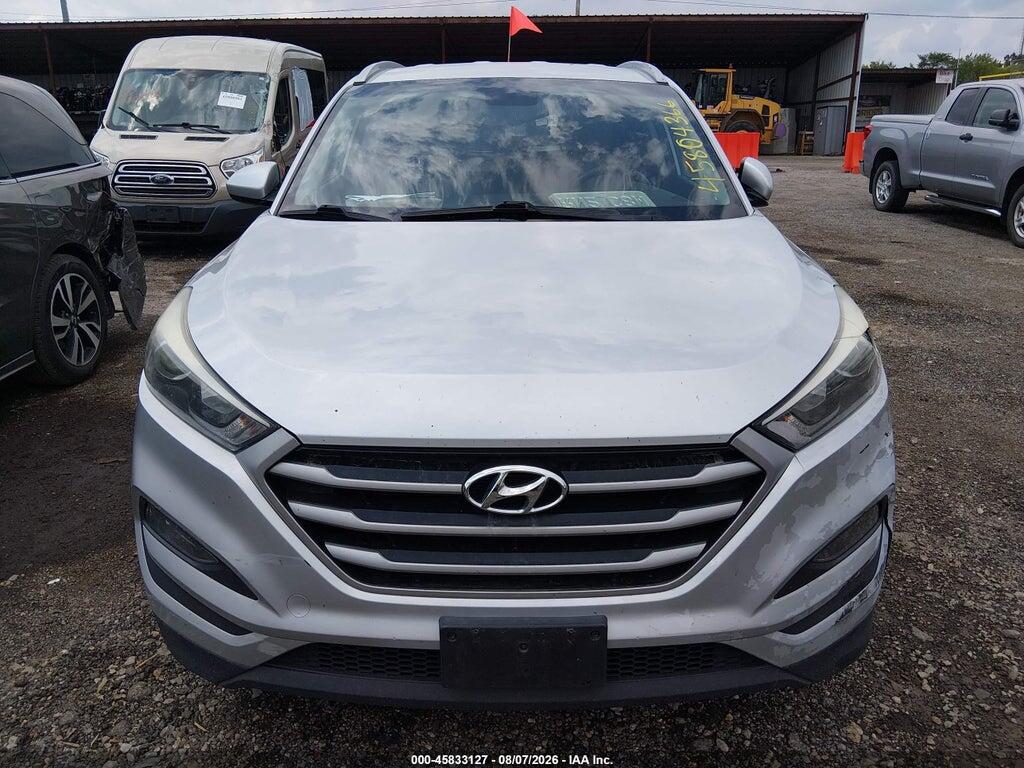 KM8J33A40JU672080 2018 HYUNDAI TUCSON photo no. 11