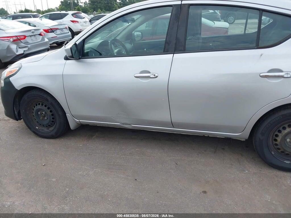 3N1CN7AP5JL818169 2018 NISSAN VERSA photo no. 6