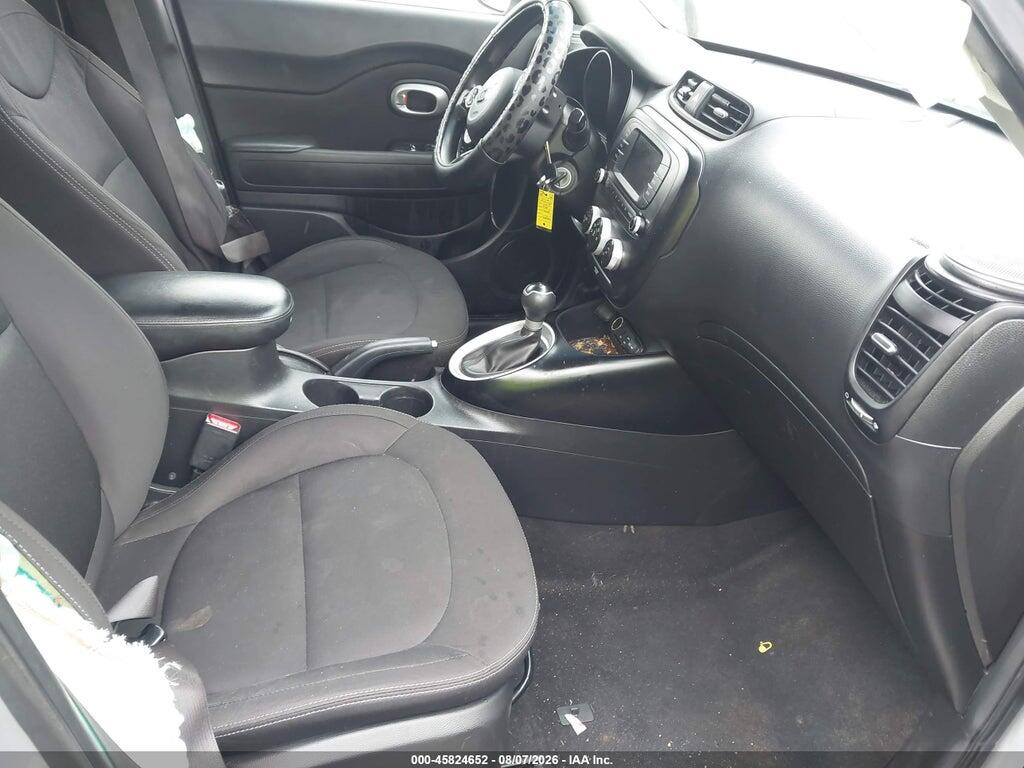 KNDJN2A20J7600592 2018 KIA SOUL photo no. 5