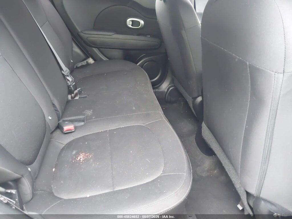 KNDJN2A20J7600592 2018 KIA SOUL photo no. 8