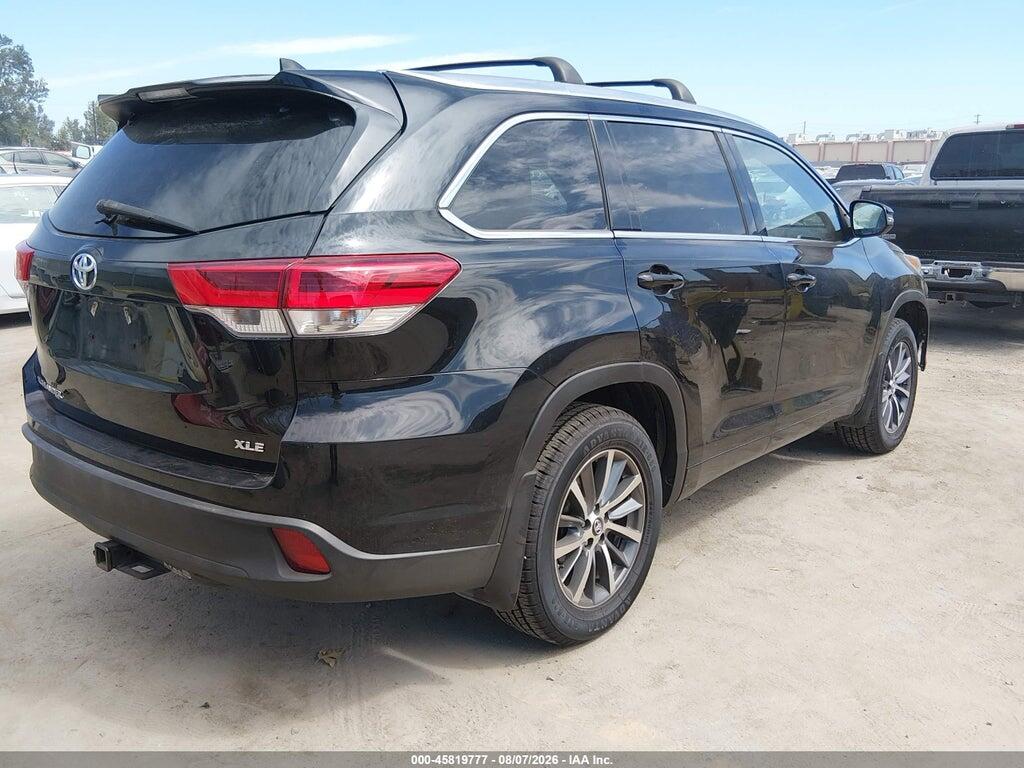 5TDKZRFH2JS541887 2018 TOYOTA HIGHLANDER photo no. 4