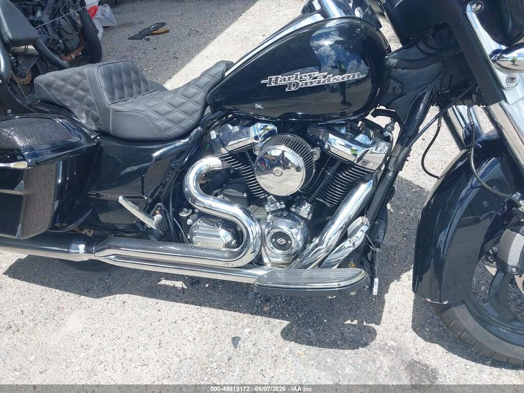 1HD1KBC18JB671984 2018 HARLEY-DAVIDSON FLHX photo no. 8