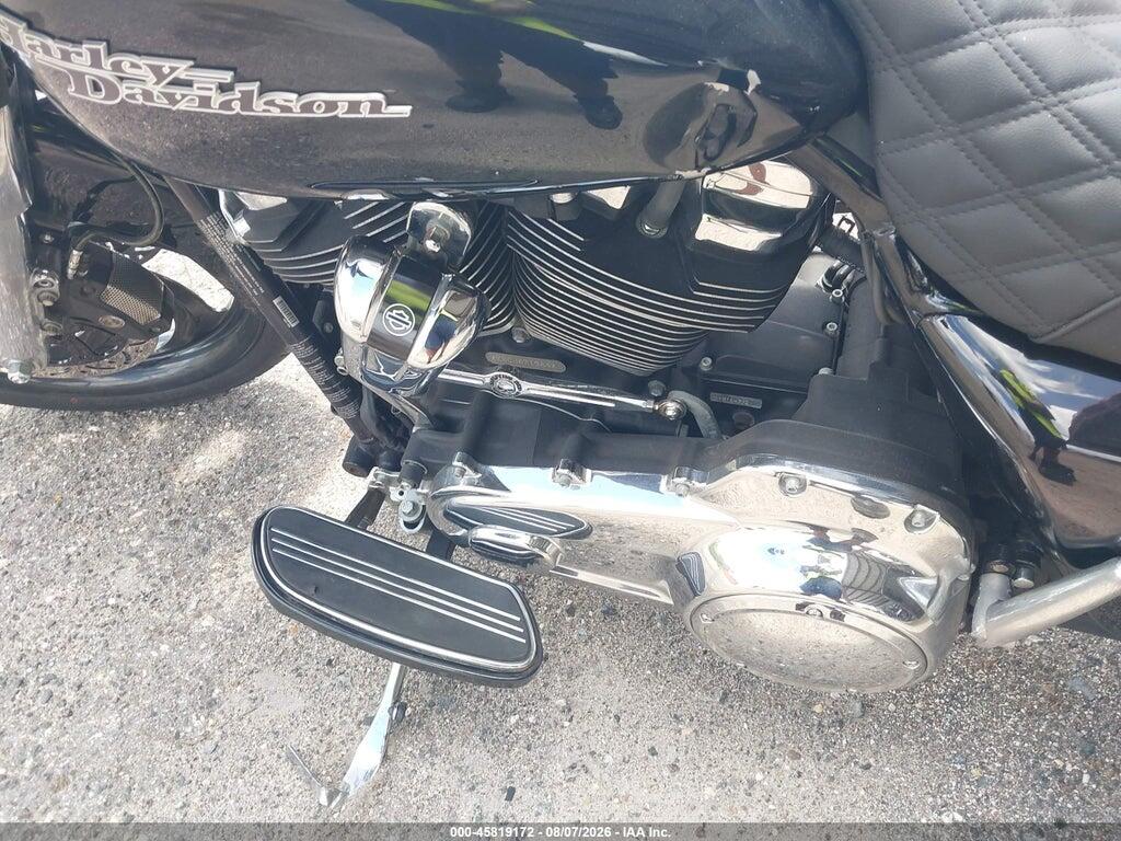 1HD1KBC18JB671984 2018 HARLEY-DAVIDSON FLHX photo no. 9