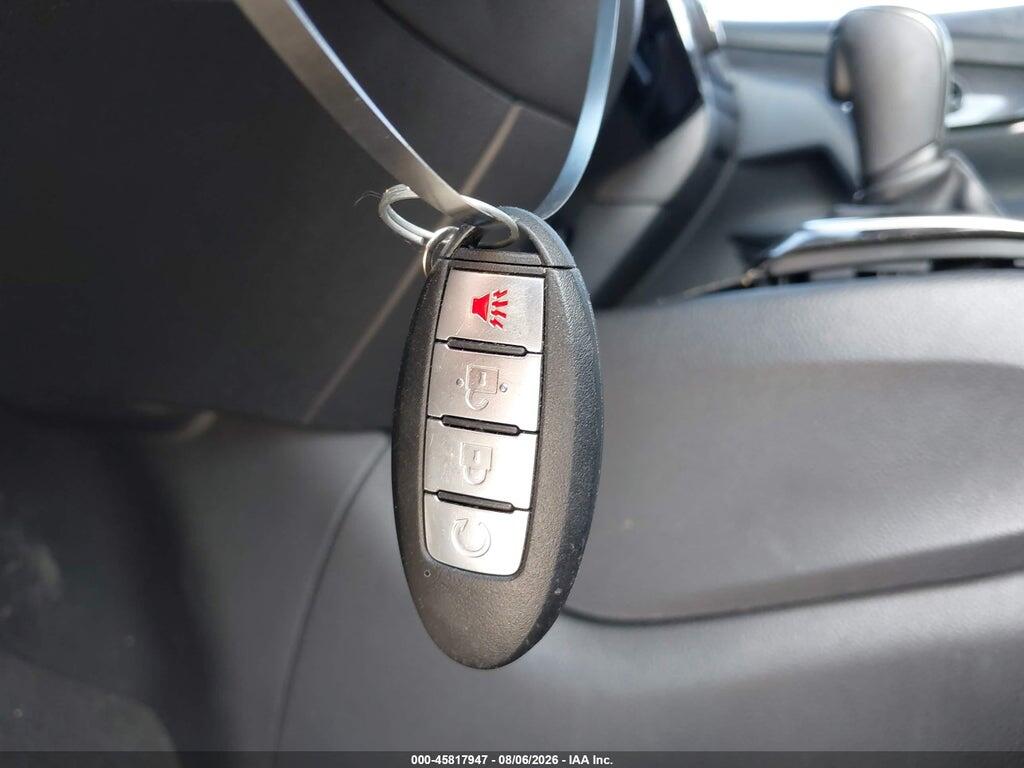 KNMAT2MVXJP582615 2018 NISSAN ROGUE photo no. 11