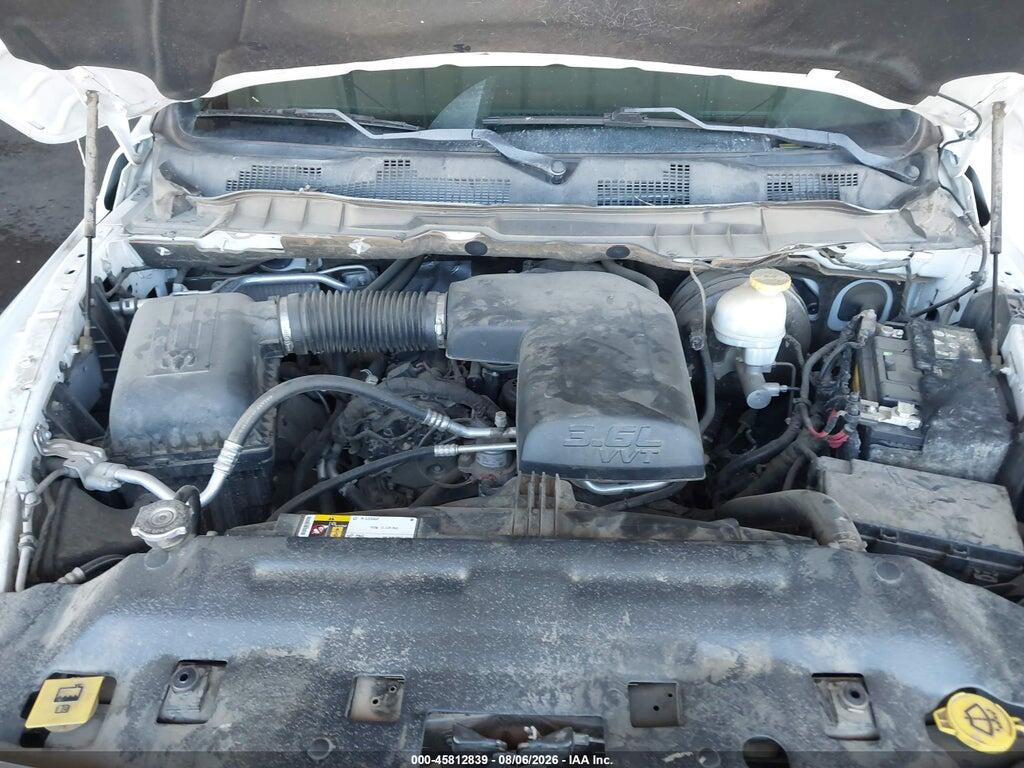 1C6RR7FG5JS328697 2018 RAM 1500 photo no. 10