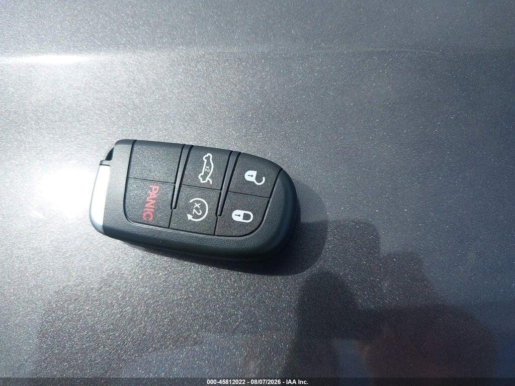 2C3CCAAG2JH294038 2018 CHRYSLER 300 photo no. 11