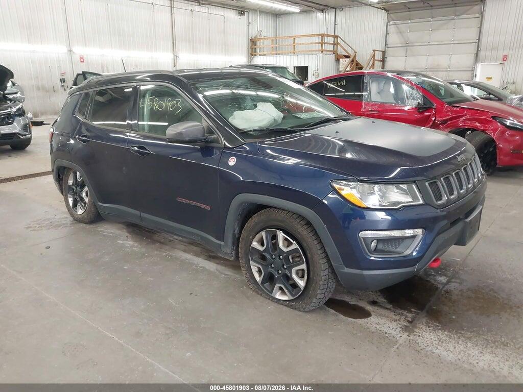3C4NJDDB4JT207582 2018 JEEP COMPASS photo no. 1