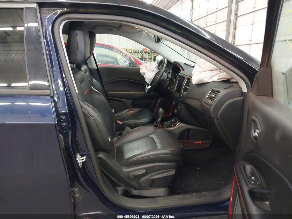 3C4NJDDB4JT207582 2018 JEEP COMPASS photo no. 5