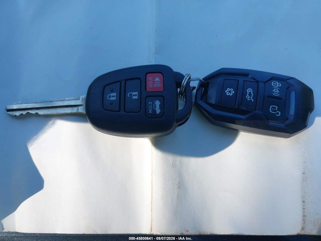 5YFBURHE0JP830292 2018 TOYOTA COROLLA photo no. 11