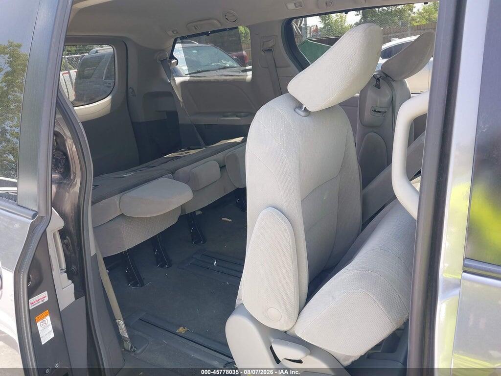5TDKZ3DC3JS956754 2018 TOYOTA SIENNA photo no. 8