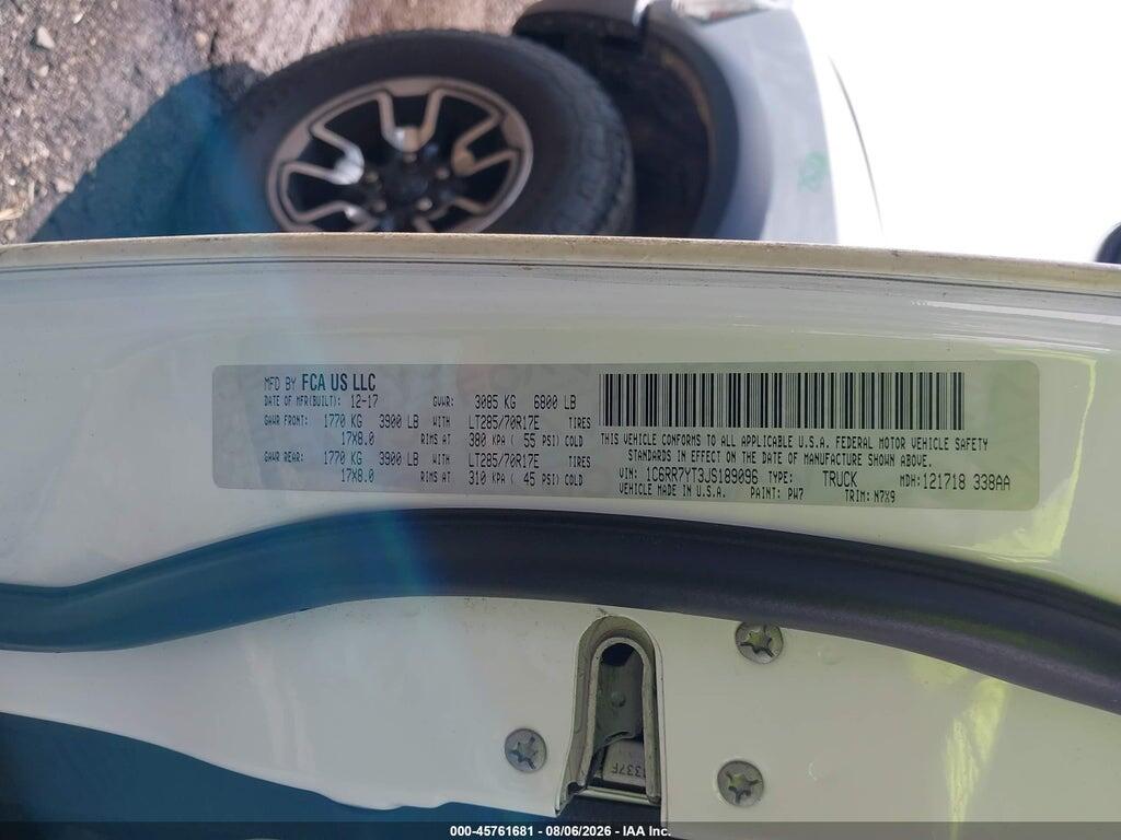 1C6RR7YT3JS189096 2018 RAM 1500 photo no. 9