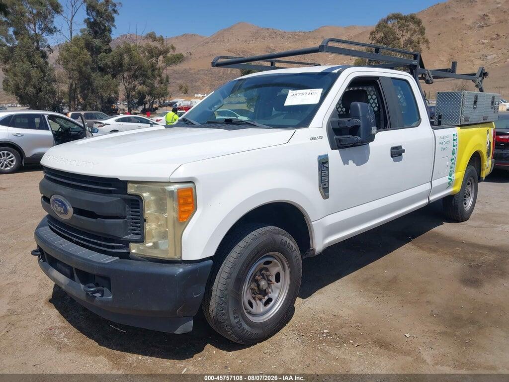 1FT7X2A69JEC68929 2018 FORD F-250 photo no. 2