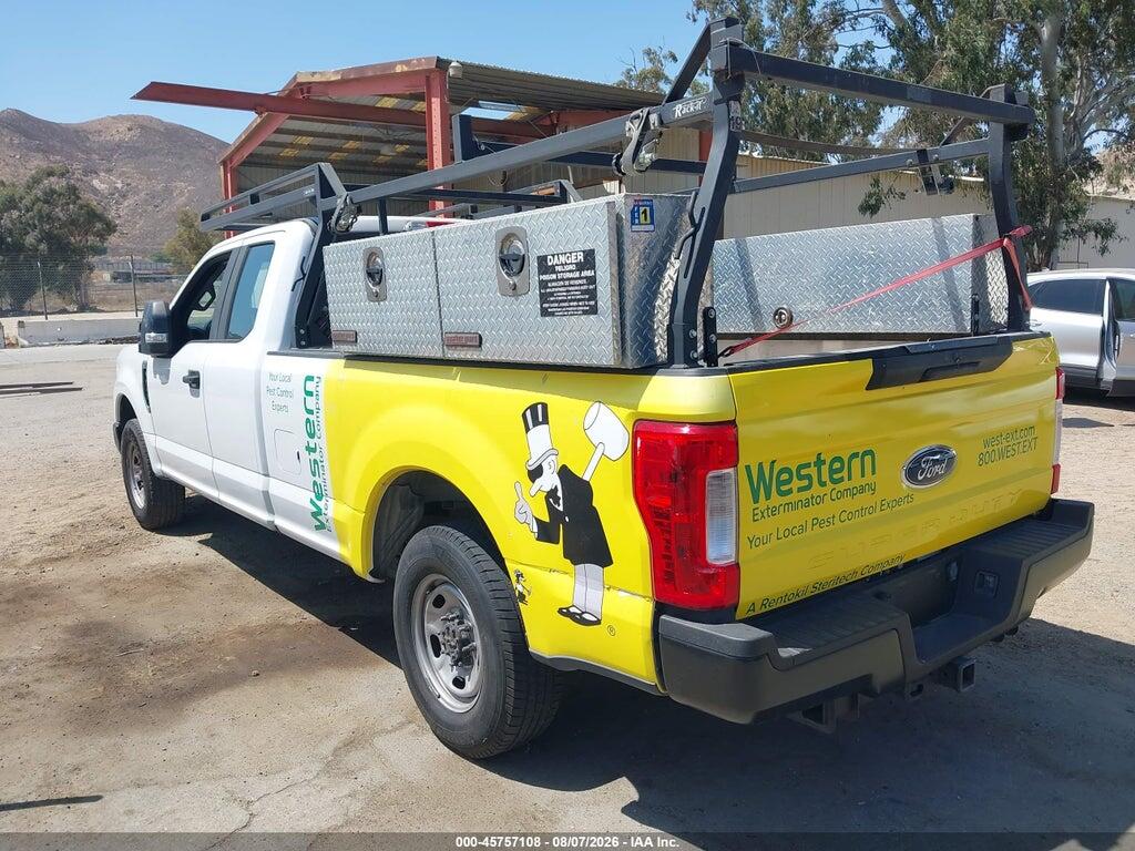 1FT7X2A69JEC68929 2018 FORD F-250 photo no. 3