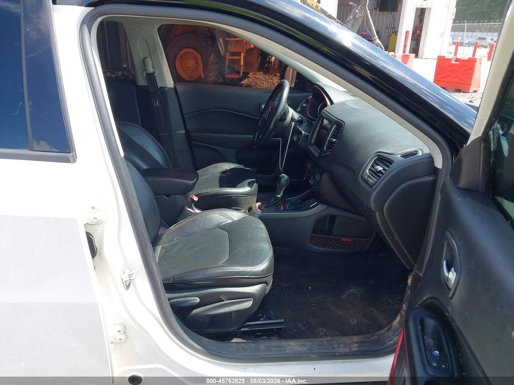 3C4NJDDB8KT780132 2019 JEEP COMPASS photo no. 5