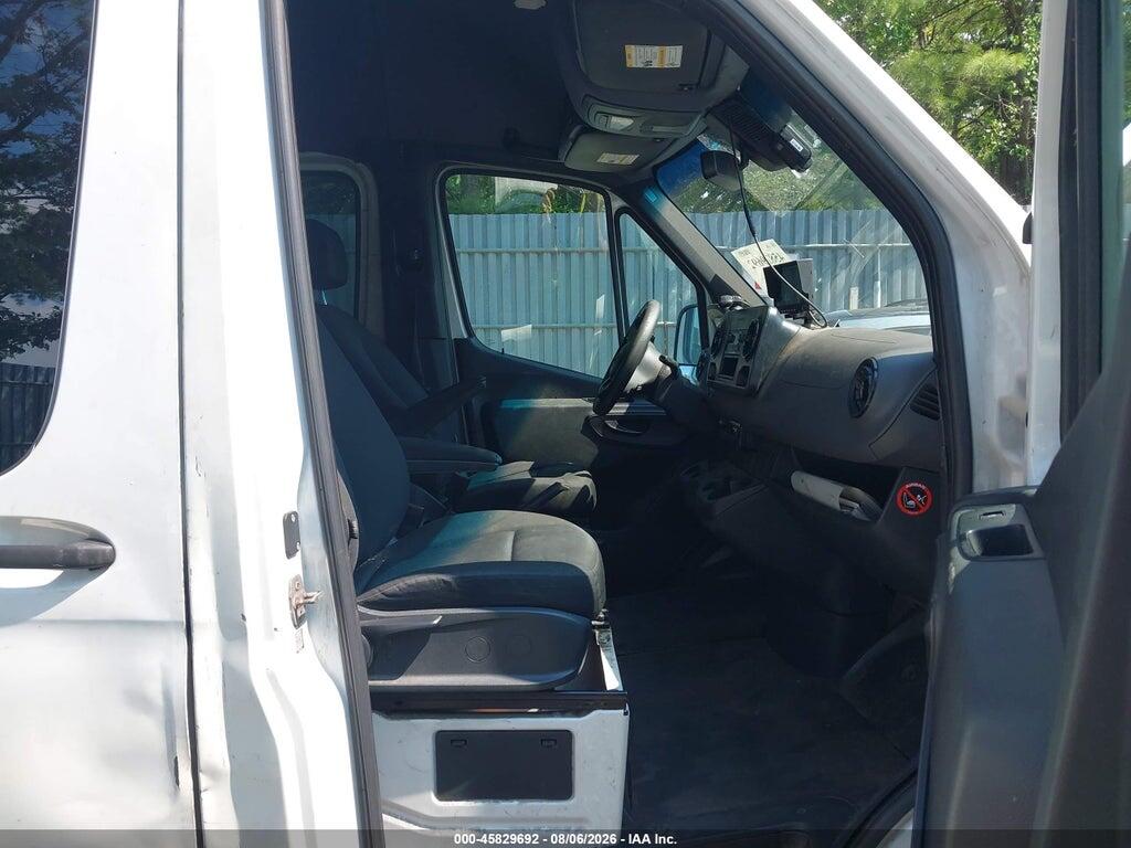 WD4PF1CD2KP078863 2019 MERCEDES-BENZ SPRINTER 2500 photo no. 5