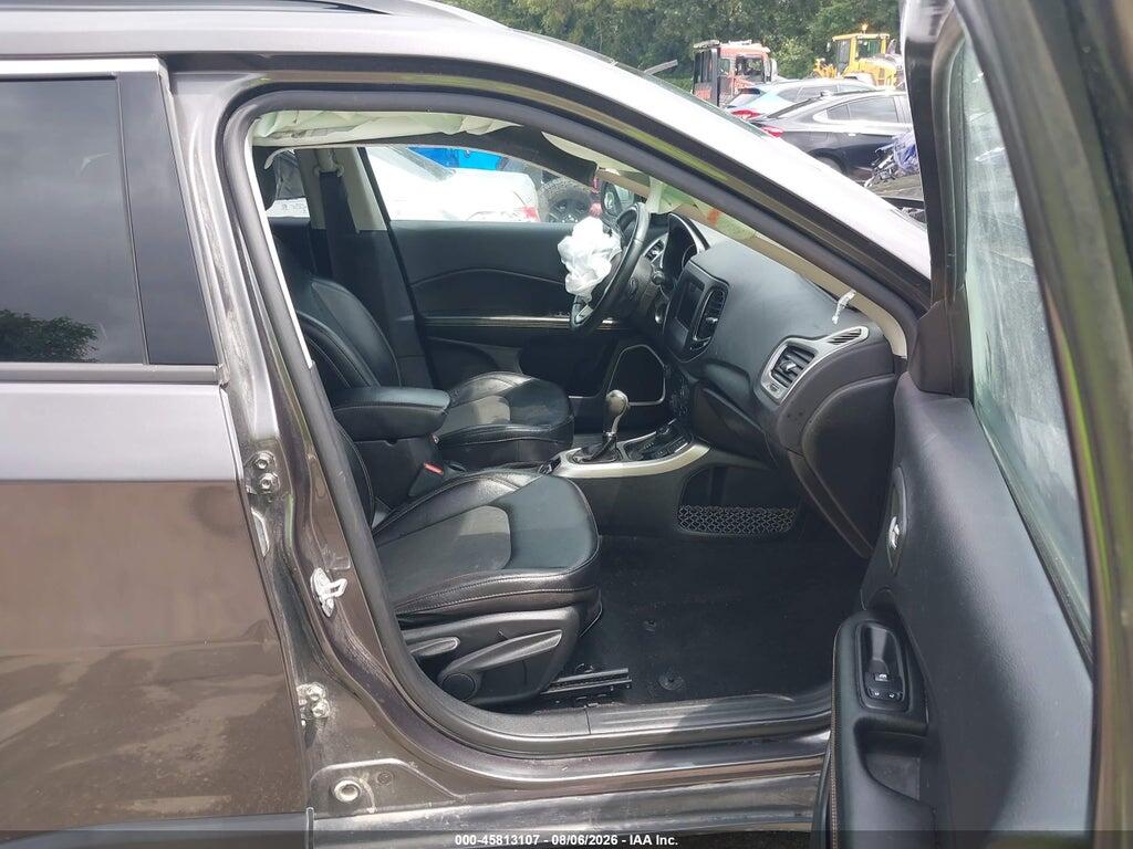 3C4NJDBB2KT767721 2019 JEEP COMPASS photo no. 5