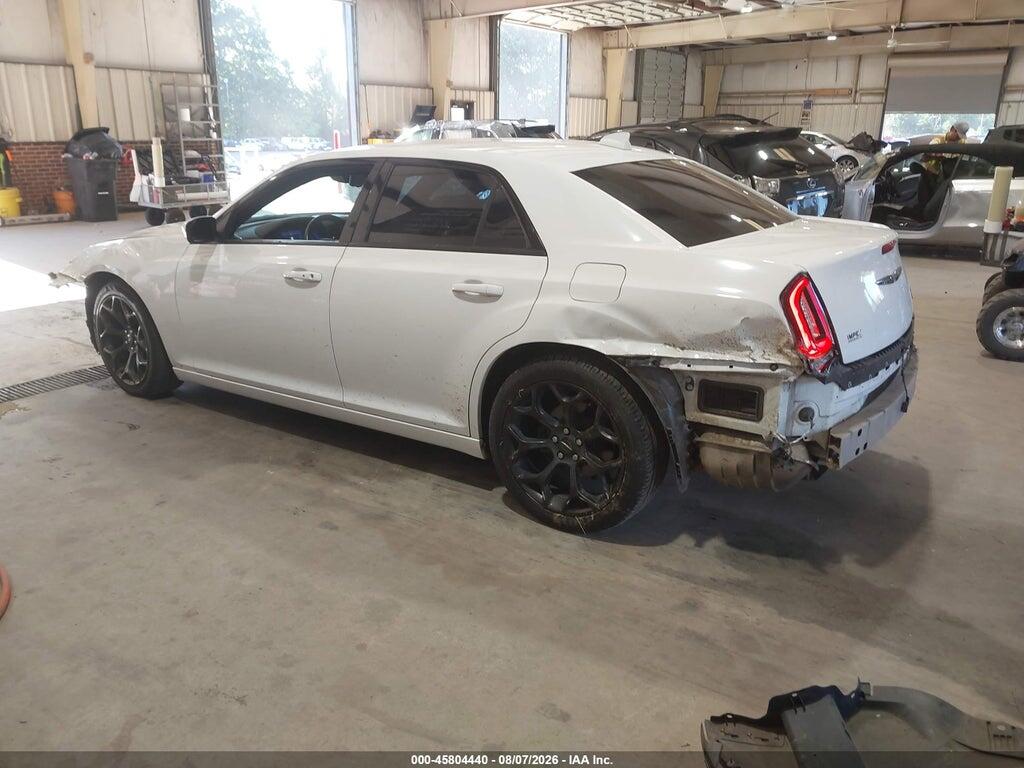 2C3CCABG5KH516619 2019 CHRYSLER 300 photo no. 3