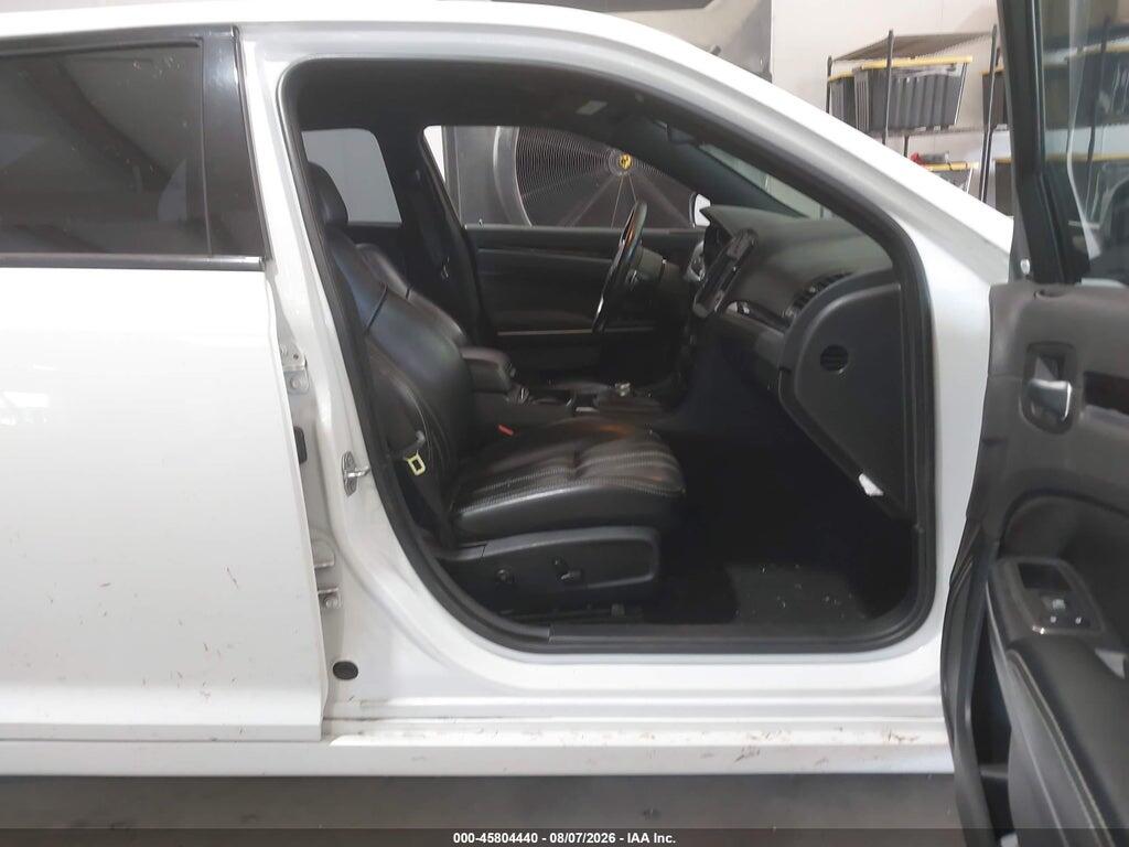 2C3CCABG5KH516619 2019 CHRYSLER 300 photo no. 5