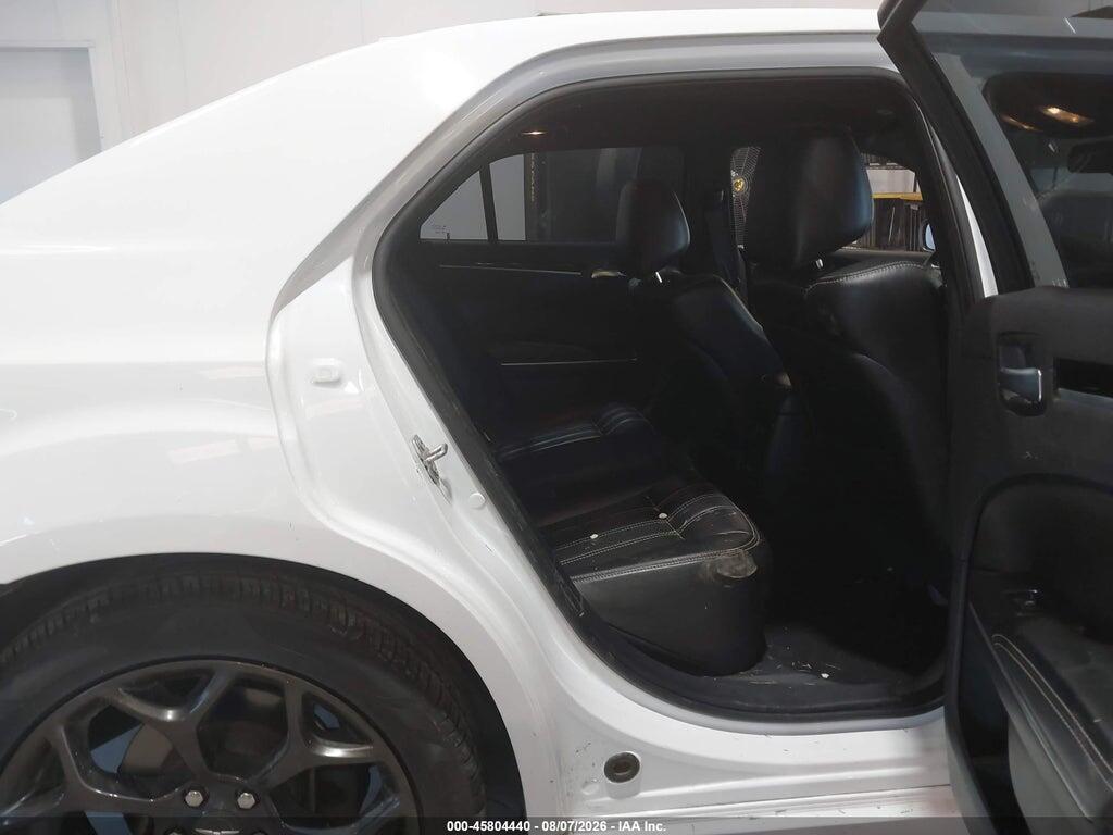2C3CCABG5KH516619 2019 CHRYSLER 300 photo no. 8