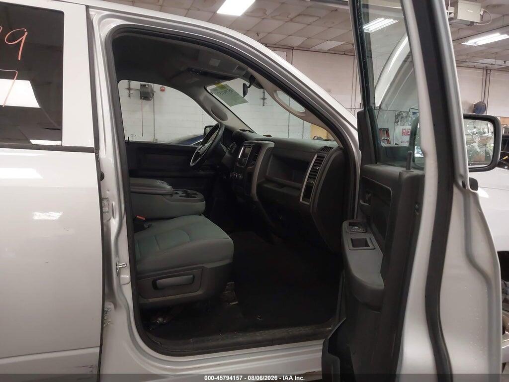 1C6RR7FT8KS517567 2019 RAM 1500 CLASSIC photo no. 5