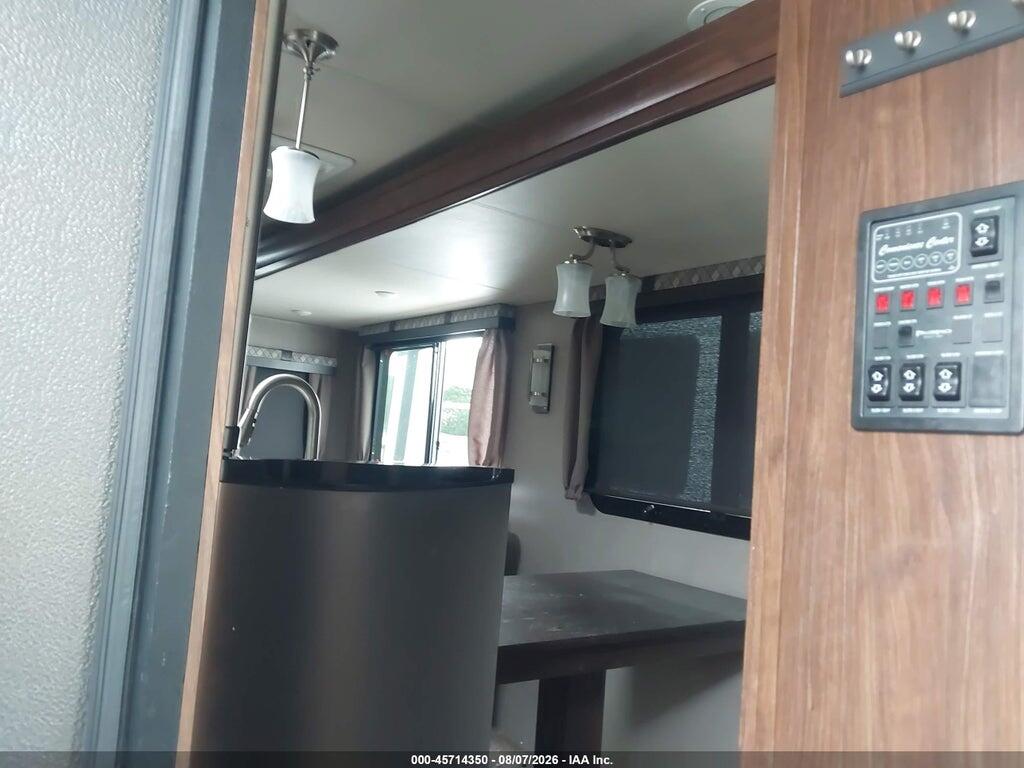 4X4TPAH28KN053033 2019 PALOMINO SOLAIRE photo no. 8