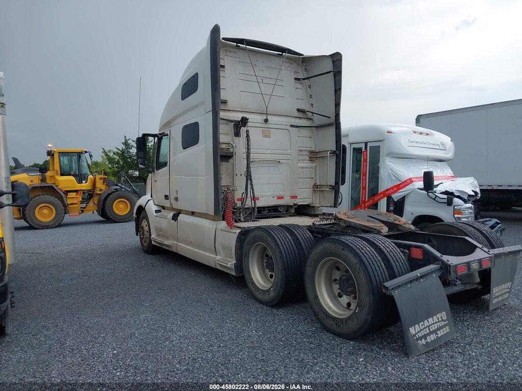 4V4NC9EH2LN247225 2020 VOLVO VNL photo no. 3