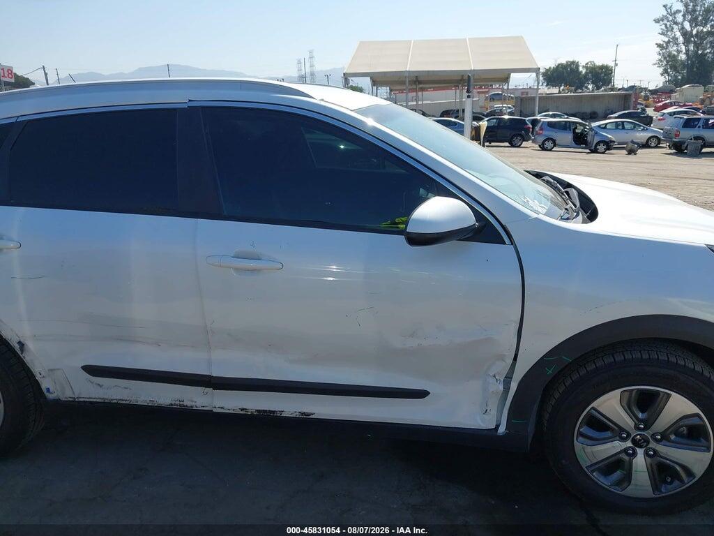 KNDCB3LC4M5471804 2021 KIA NIRO photo no. 6