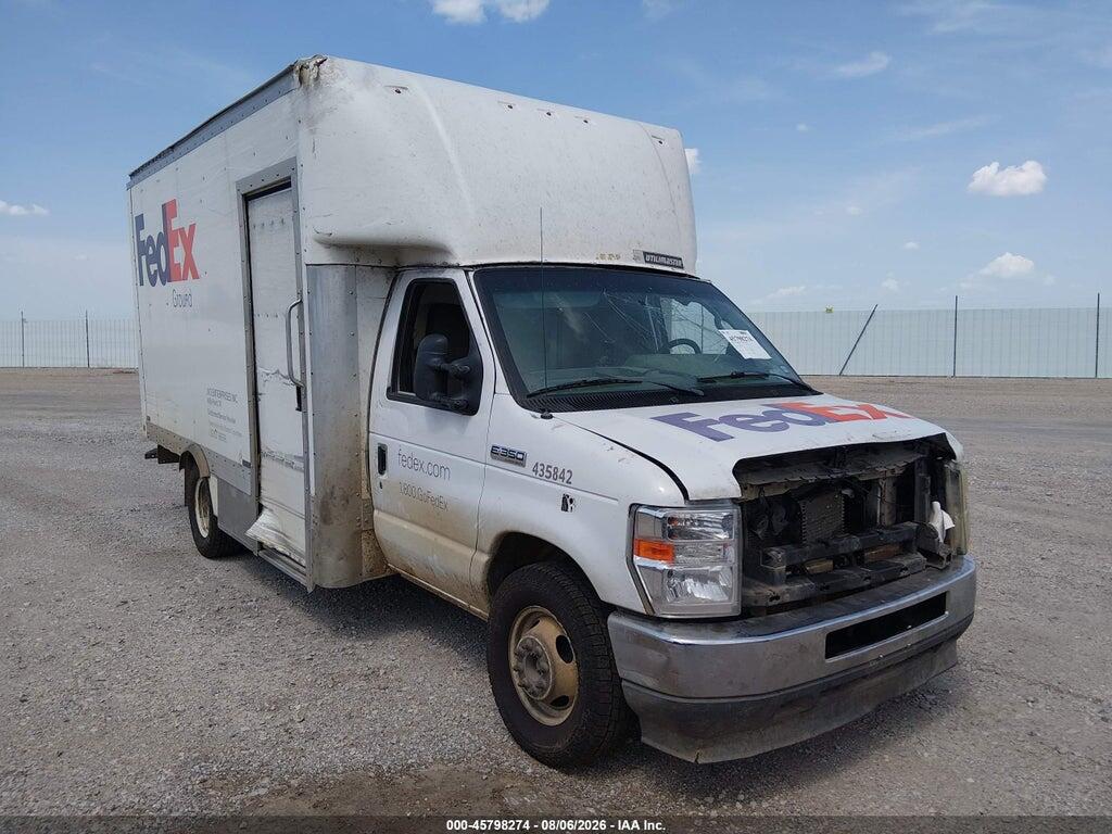 1FDWE3FN2MDC01828 2021 FORD E-350 CUTAWAY photo no. 1
