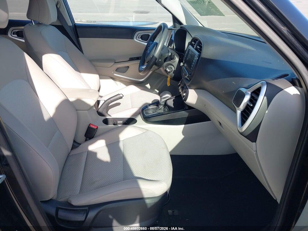 KNDJ23AU8N7153287 2022 KIA SOUL photo no. 5