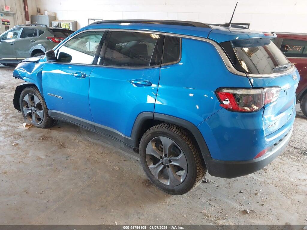 3C4NJDFB5NT133012 2022 JEEP COMPASS photo no. 3