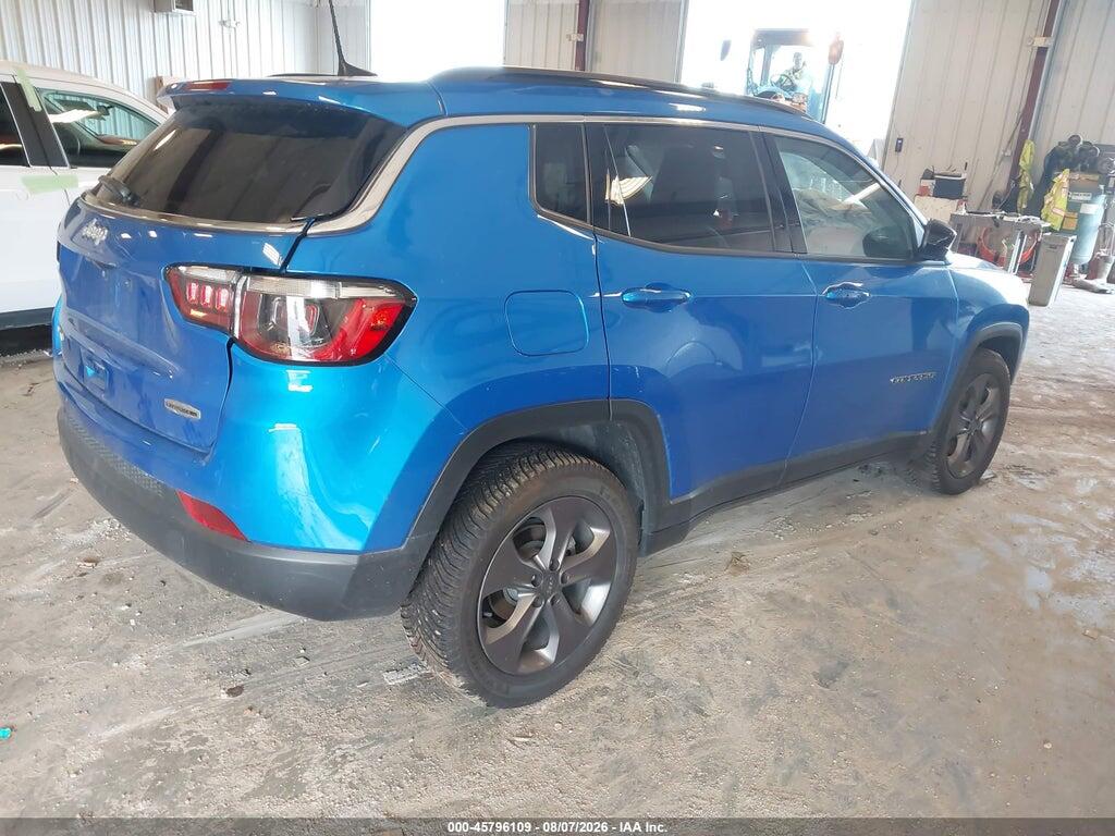 3C4NJDFB5NT133012 2022 JEEP COMPASS photo no. 4
