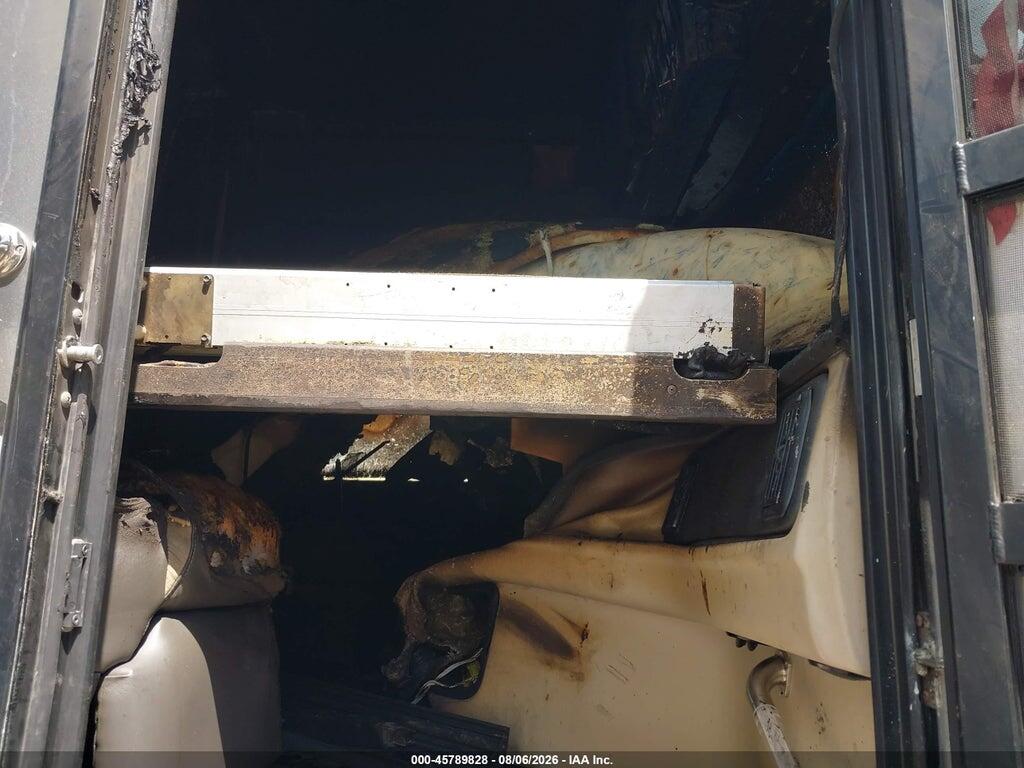 4UZAB2FC2NCNJ1593 2022 FREIGHTLINER CHASSIS photo no. 11