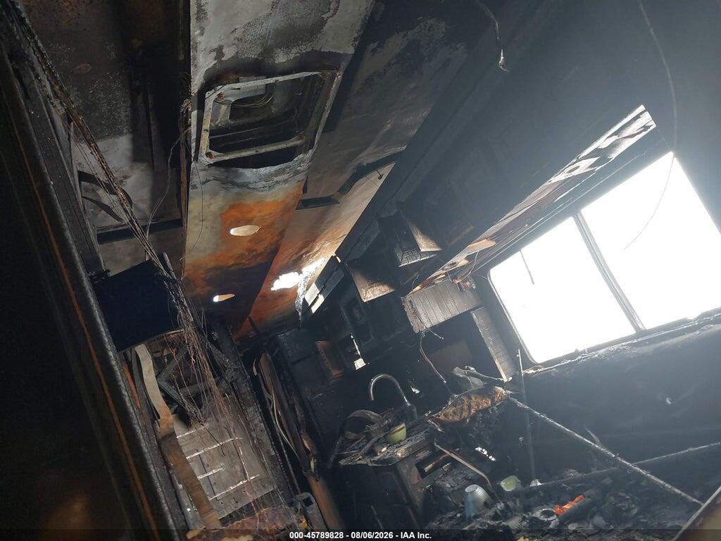 4UZAB2FC2NCNJ1593 2022 FREIGHTLINER CHASSIS photo no. 6