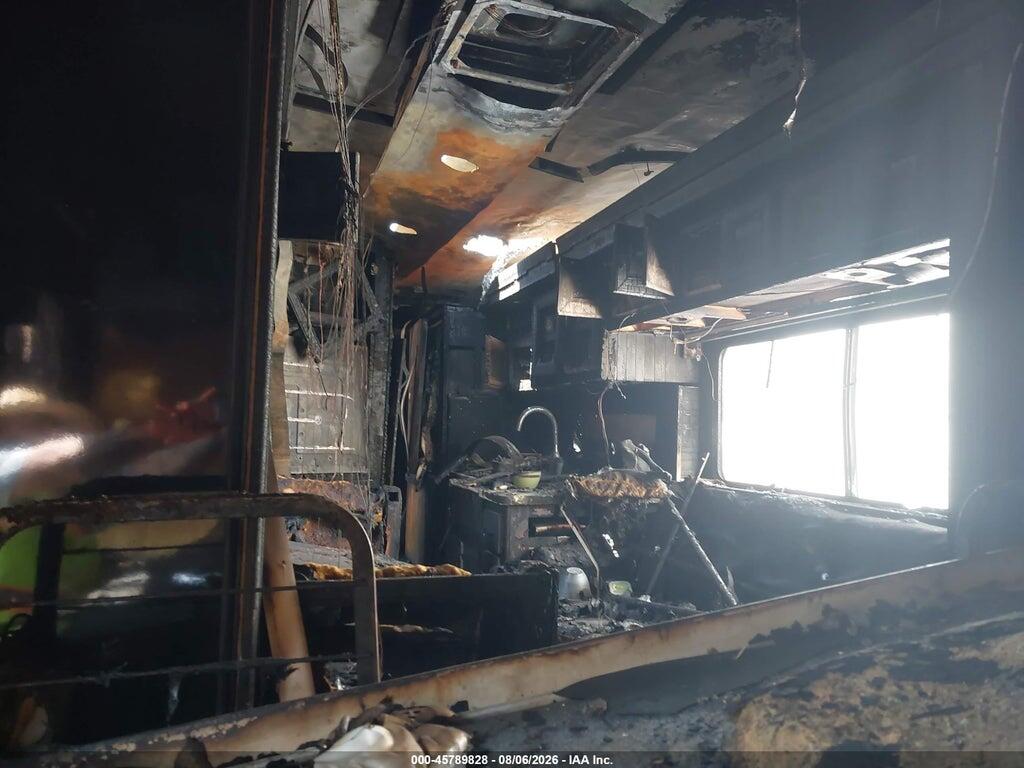 4UZAB2FC2NCNJ1593 2022 FREIGHTLINER CHASSIS photo no. 8