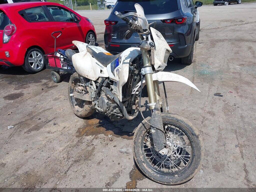 2022 SUZUKI DR-Z400 JS1SK44A9N7100751