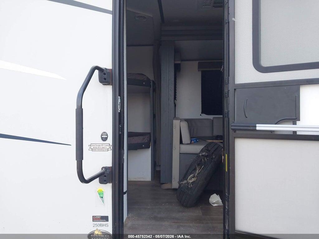 4YDTBLL29NT430327 2022 BULLET KEYSTONE 250BHS photo no. 5