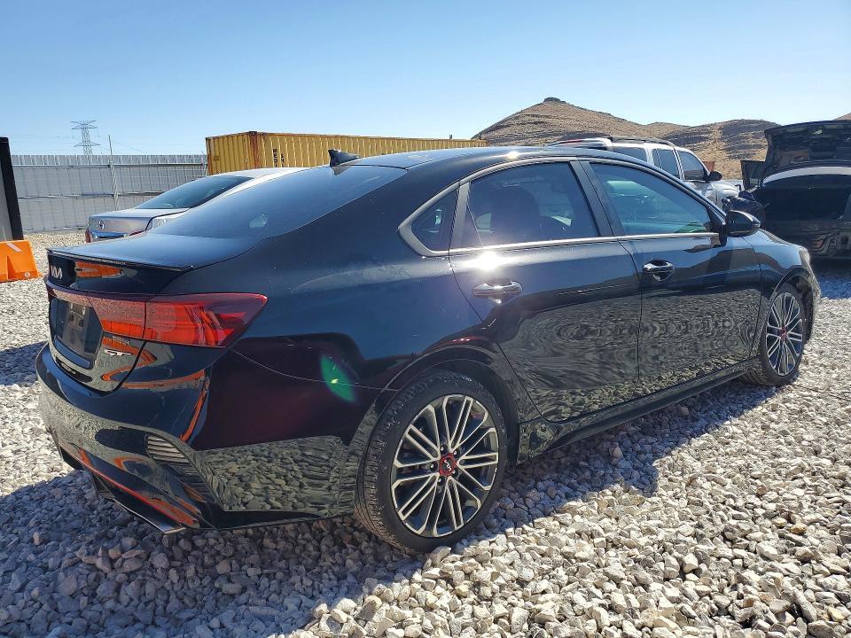 2023 KIA FORTE GT — Фото 3 из 12