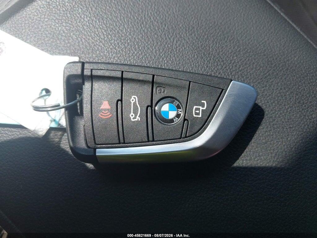 3MW89FF00P8D32701 2023 BMW 330I photo no. 11