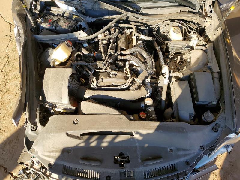 2016 LEXUS IS 200T — Фото 11 из 13