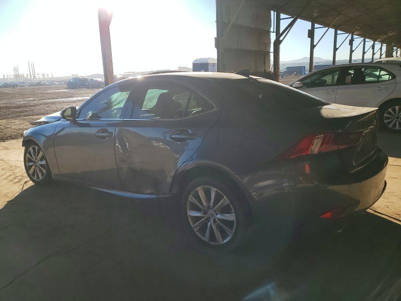 2016 LEXUS IS 200T — Фото 2 из 13