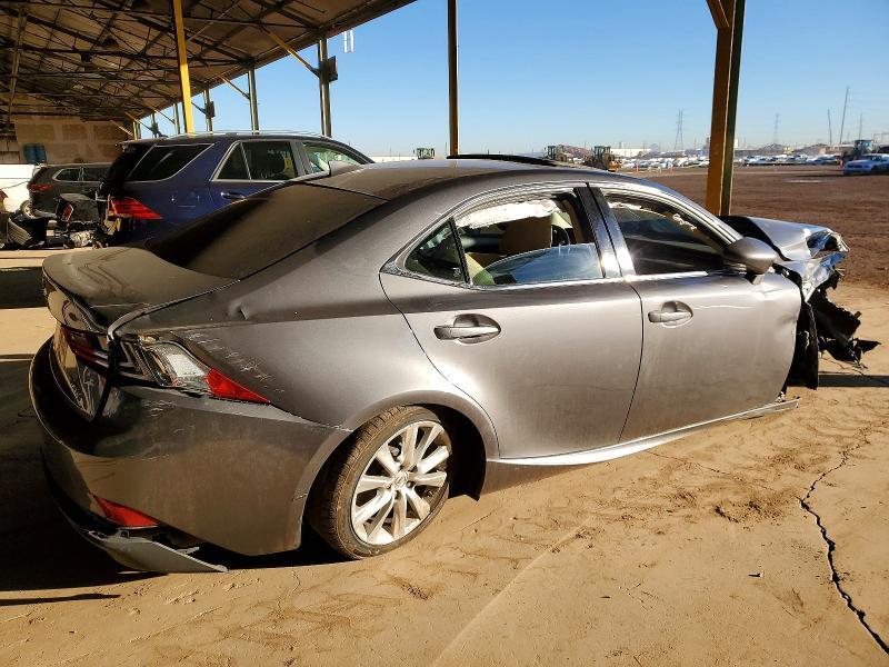 2016 LEXUS IS 200T — Фото 3 из 13