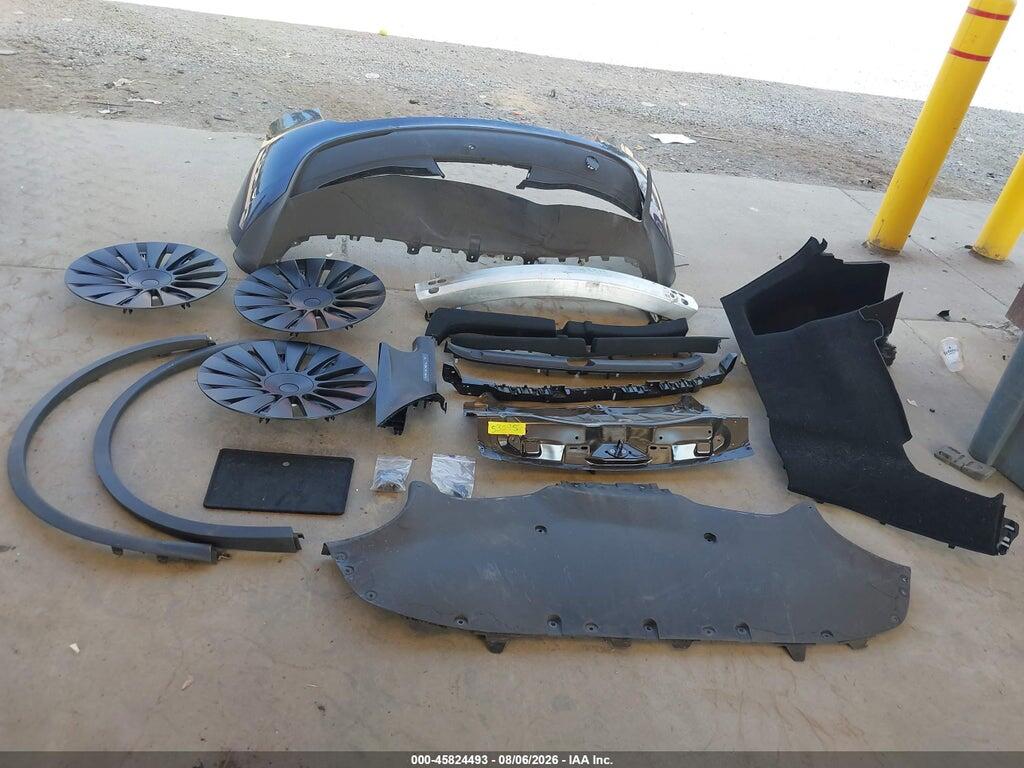 7SAYGDEE5RF007733 2024 TESLA MODEL Y photo no. 11
